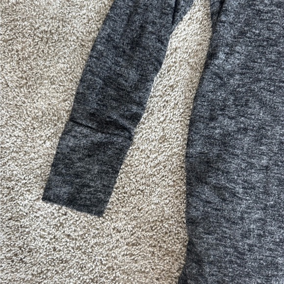 Maternity Long Sleeve Top Charcoal Gray Fall maternity shirt soft Size Large - Picture 4 of 10